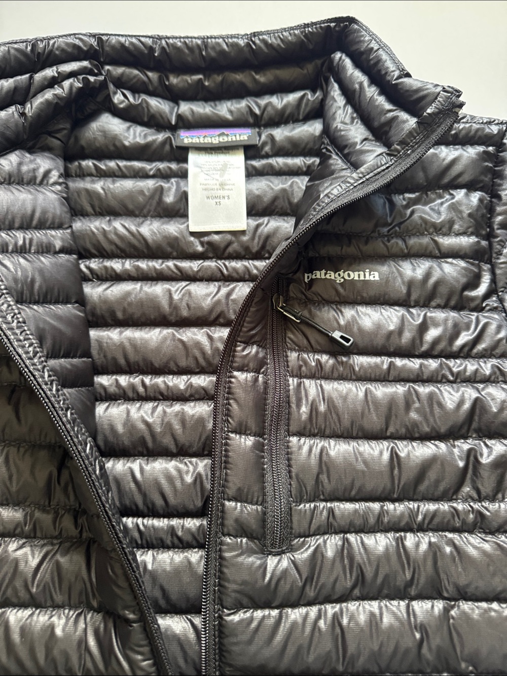 Patagonia Women's ultralight down puffer jacket size XS Black - Picture 7 of 12